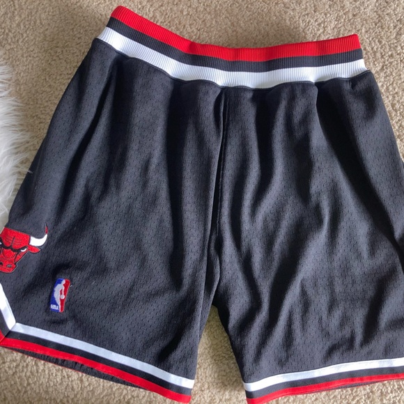 - Mitchell & Ness Chicago Bulls Athletic Shorts - Picture 2 of 5